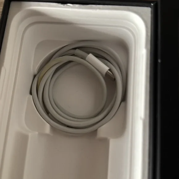 Apple iPhone 11 Pro EMPTY BOX with charger - Picture 3 of 5